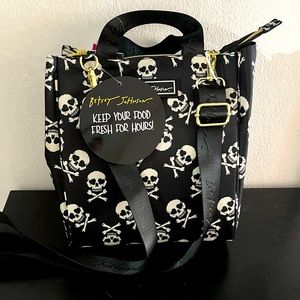 NWT!!! Betsey Johnson Skull Insulated Lunch Bag Tote